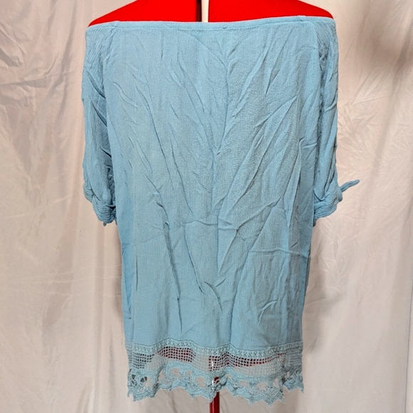 Light blue off shoulder lace hem top - Picture 2 of 5